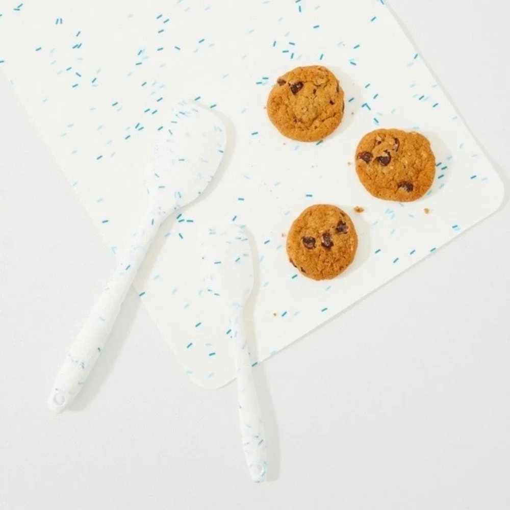 Chic‎ & Tonic 3 Piece Silicone Baking Set White Blue Mat Spatulas CHI-HO-006 NIB